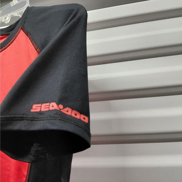 Sea Doo Mens Rashguard Performance Shirt Size Small Red Short Sleeve Outdoor - Picture 3 of 8